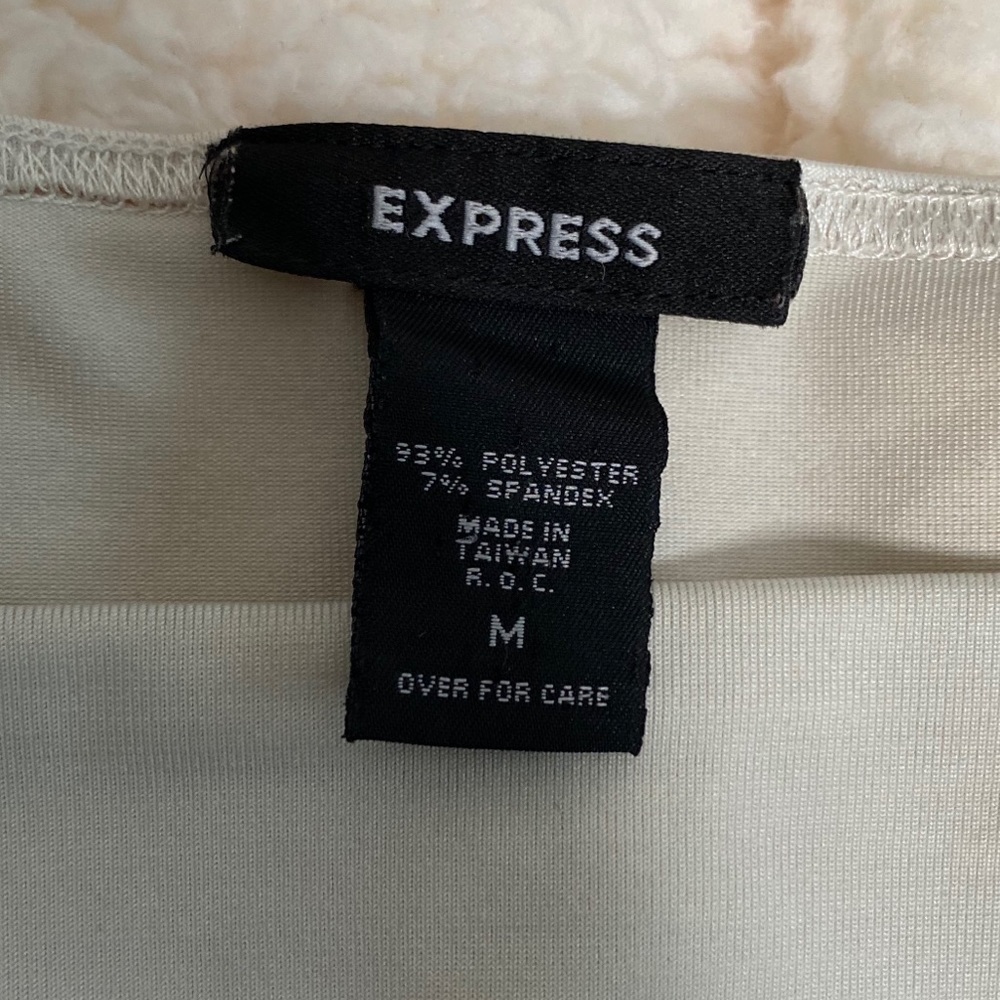 Express Top - Picture 2 of 3